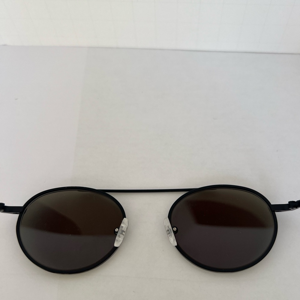 Vanni | Round, Metal Rim sunglasses - Picture 6 of 11